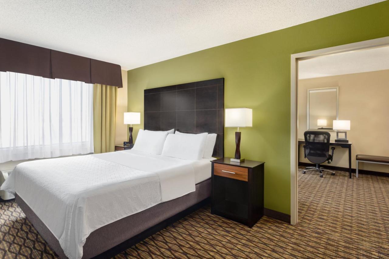 Holiday Inn Express Hotel & Suites Edmond By Ihg Exterior photo