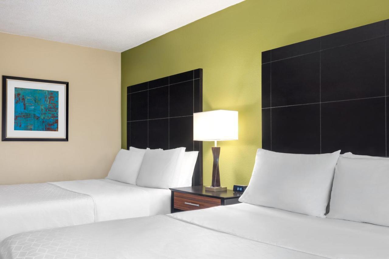 Holiday Inn Express Hotel & Suites Edmond By Ihg Exterior photo