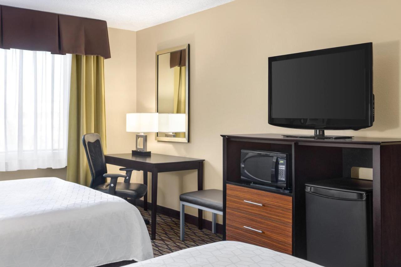 Holiday Inn Express Hotel & Suites Edmond By Ihg Exterior photo