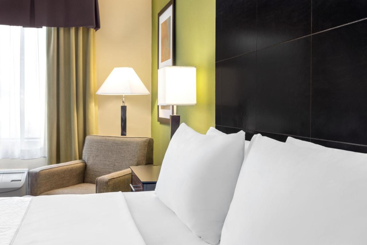 Holiday Inn Express Hotel & Suites Edmond By Ihg Exterior photo