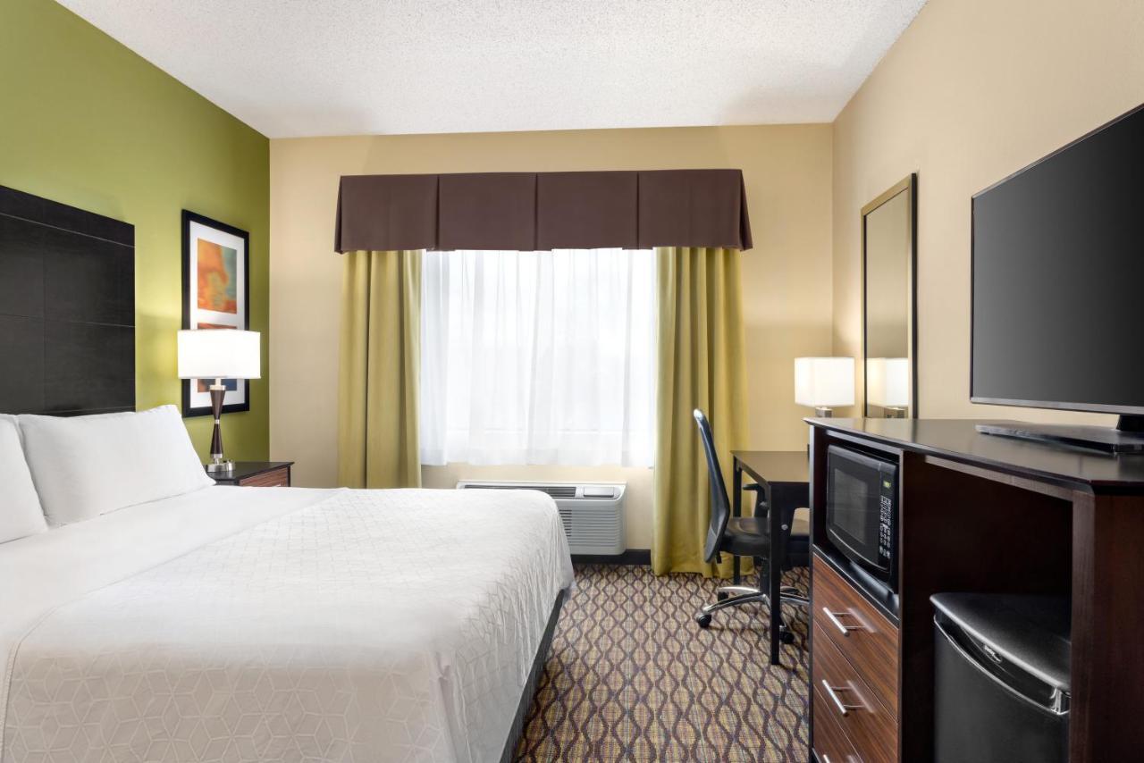 Holiday Inn Express Hotel & Suites Edmond By Ihg Exterior photo