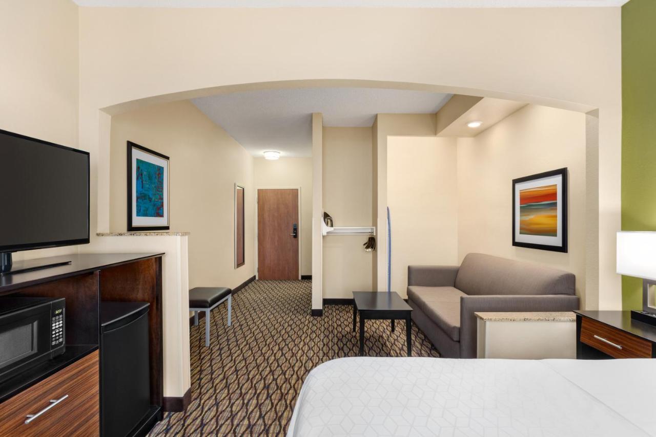 Holiday Inn Express Hotel & Suites Edmond By Ihg Exterior photo