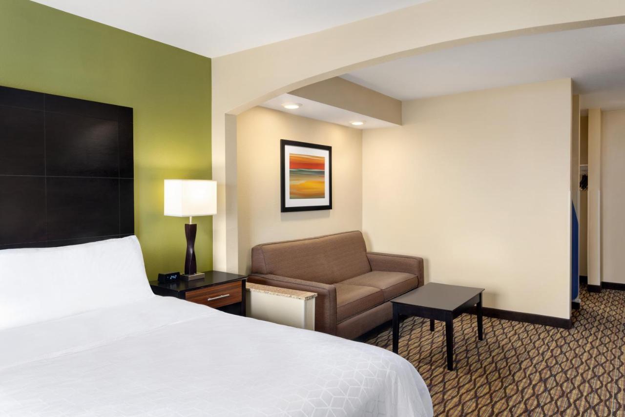 Holiday Inn Express Hotel & Suites Edmond By Ihg Exterior photo