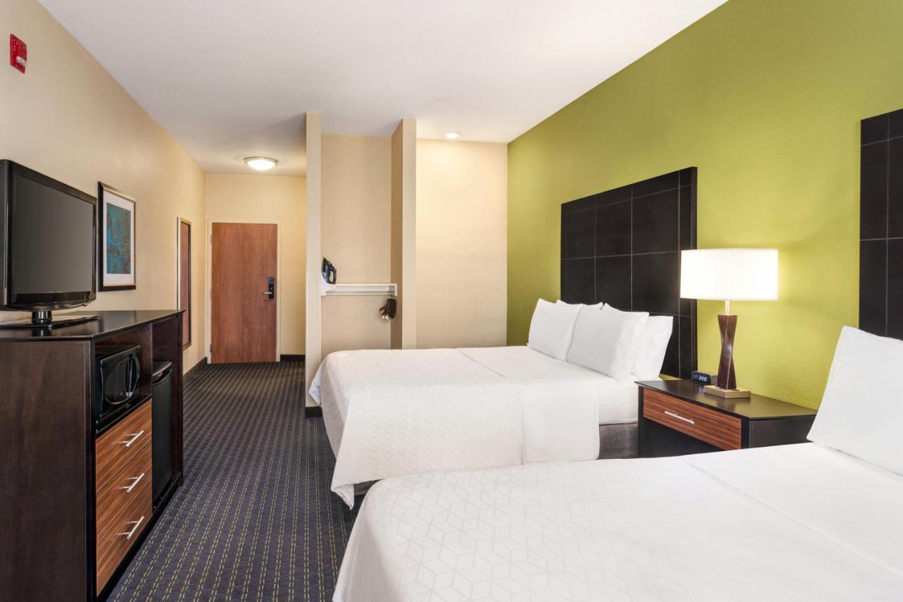 Holiday Inn Express Hotel & Suites Edmond By Ihg Exterior photo