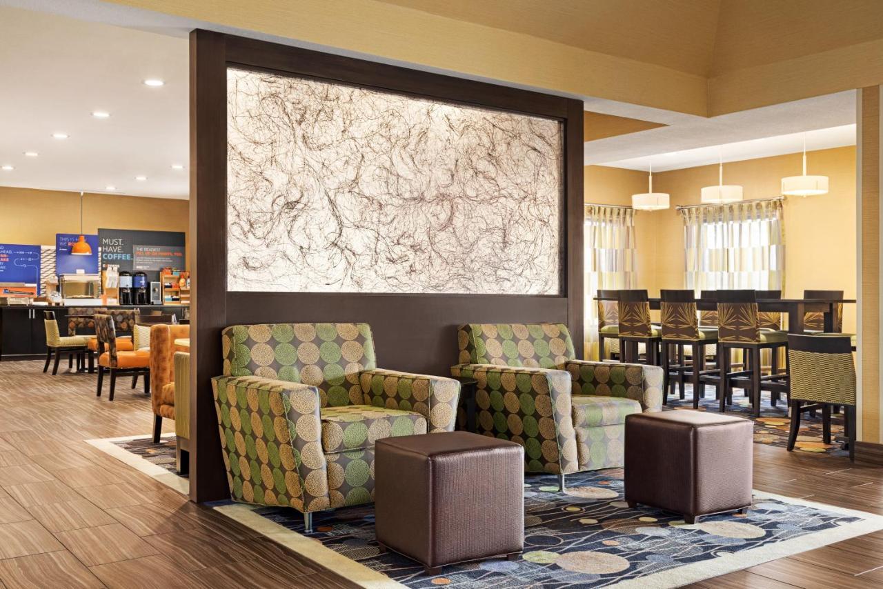 Holiday Inn Express Hotel & Suites Edmond By Ihg Exterior photo