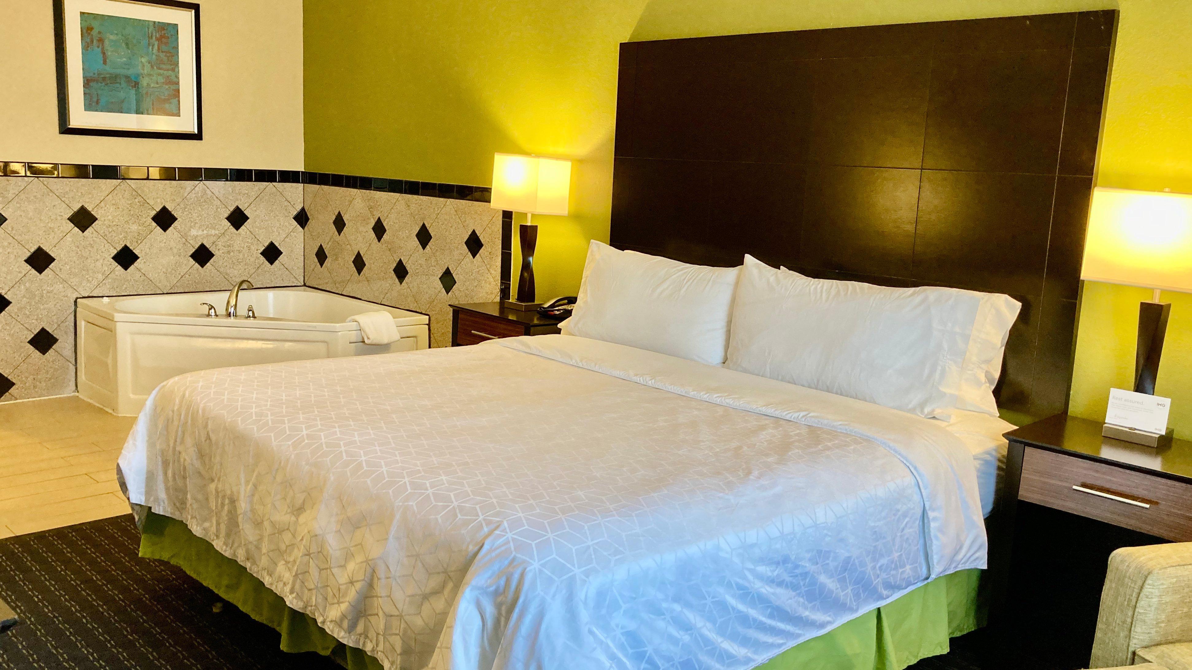 Holiday Inn Express Hotel & Suites Edmond By Ihg Exterior photo