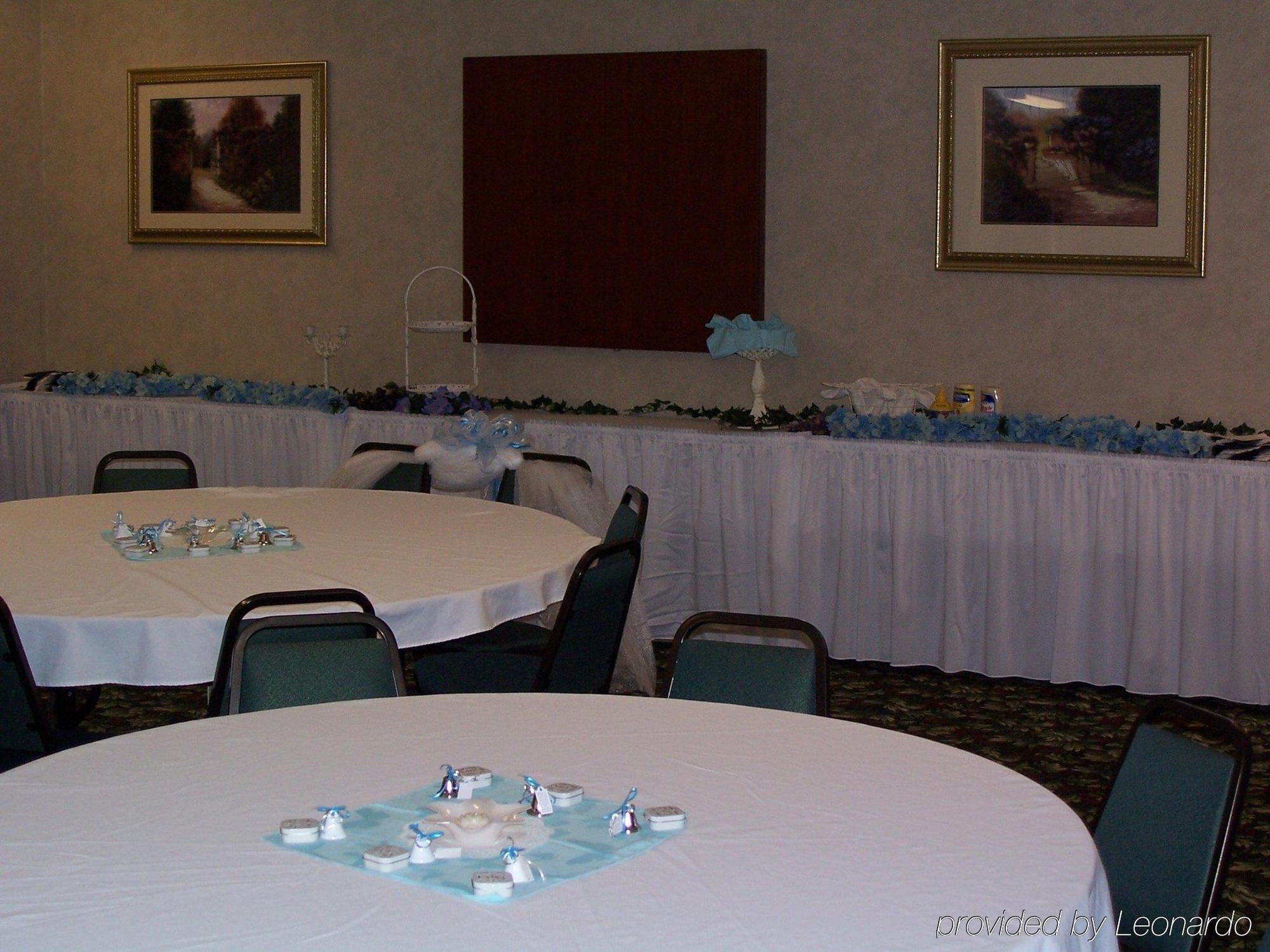 Holiday Inn Express Hotel & Suites Edmond By Ihg Restaurant photo